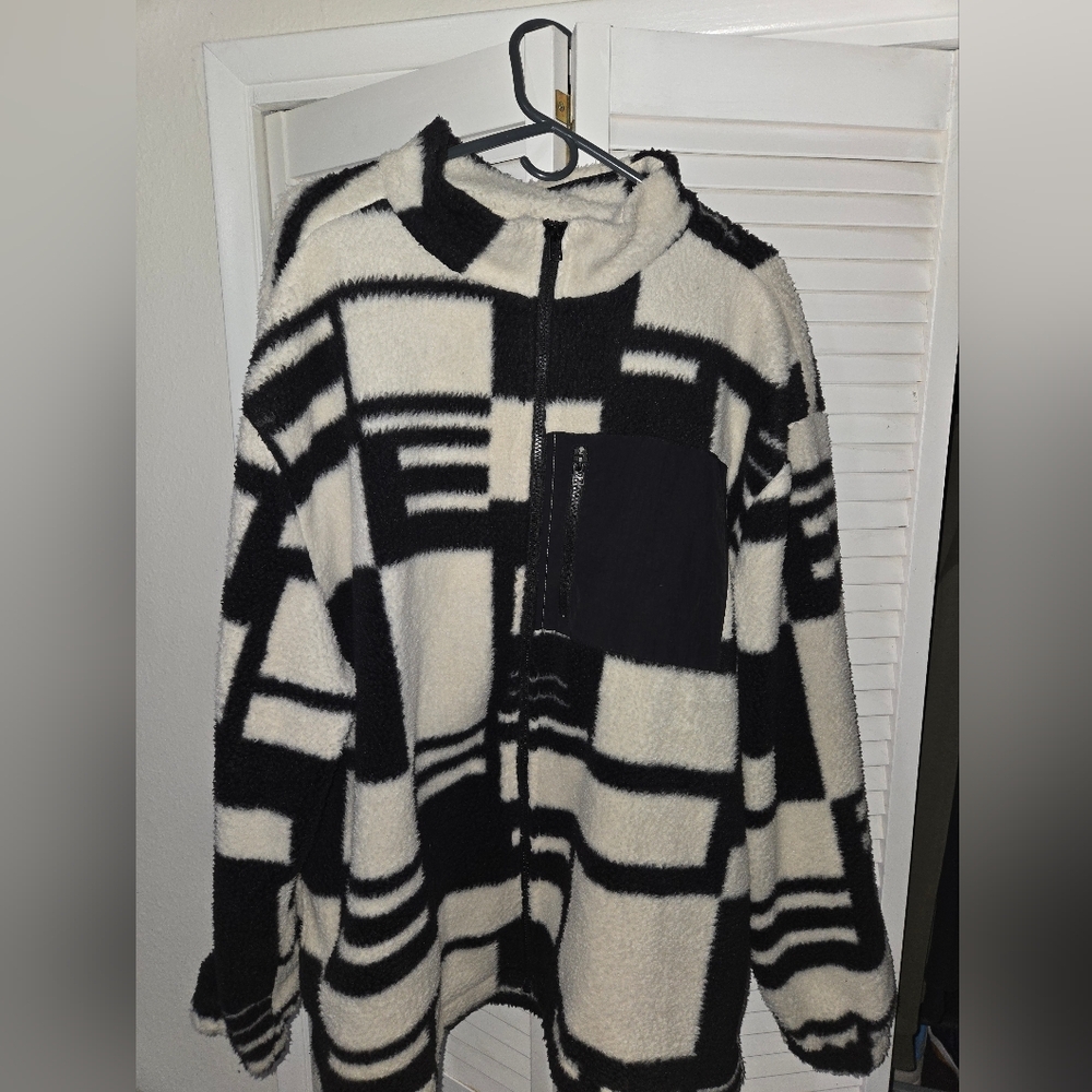 Black and white jacket Men's Size XL